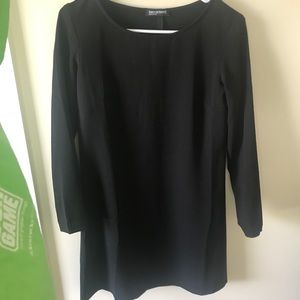 Short Long-sleeved black dress